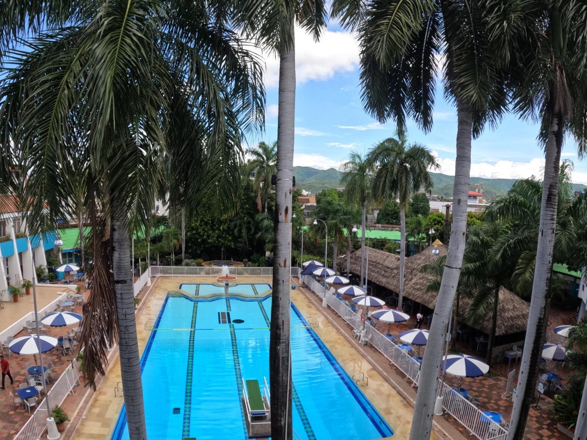 Hotel Bachue Girardot Exterior foto